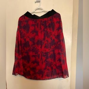 Pleated midi skirt. M